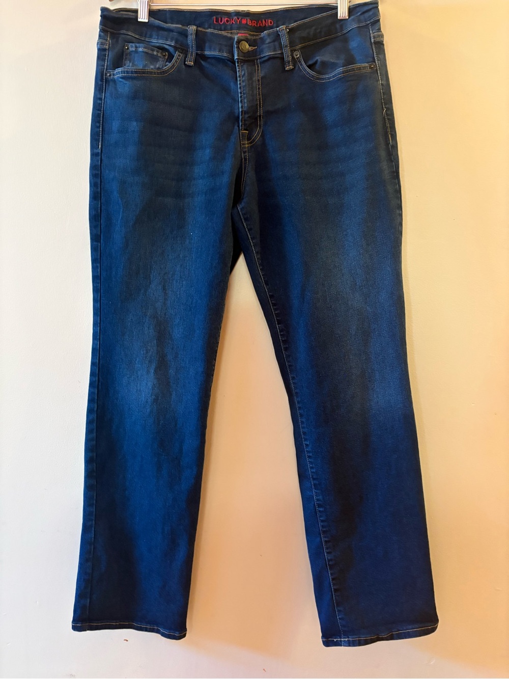 Lucky Brand Straight Leg Jeans Medium Wash Denim Women’s Size 14/32.